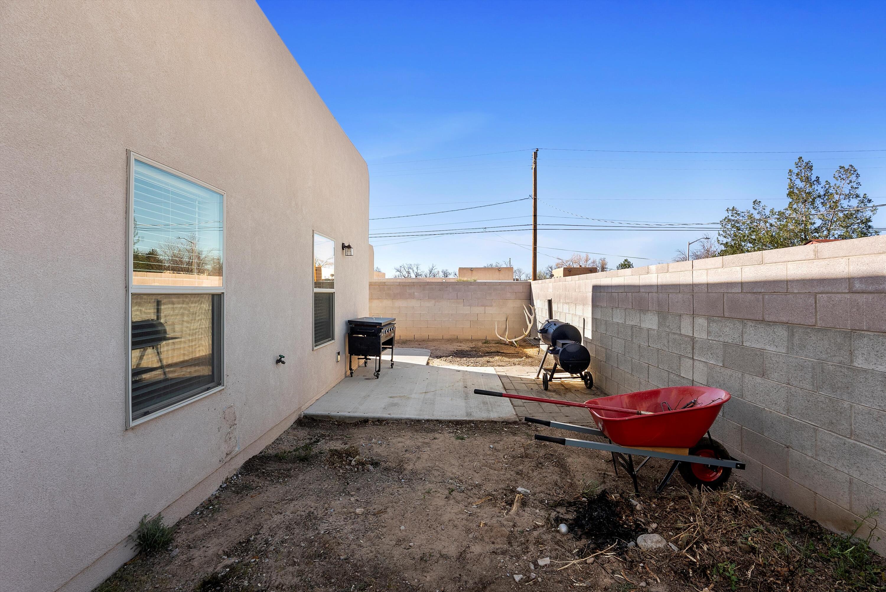 321 CORONADO Lane NE