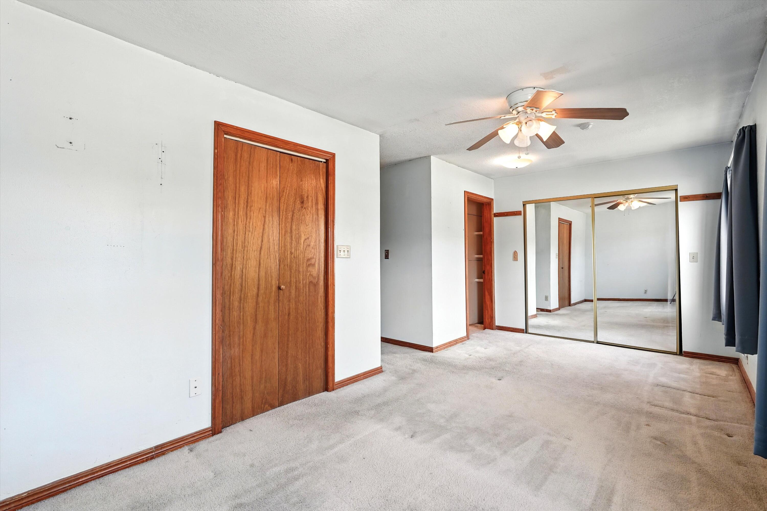 909 CEDAR Avenue