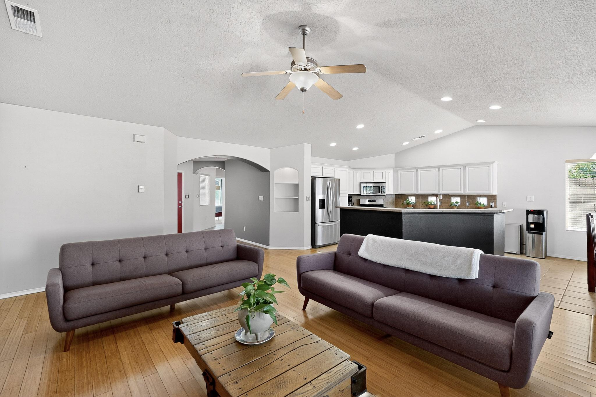 304 CALLE EVANGELINE