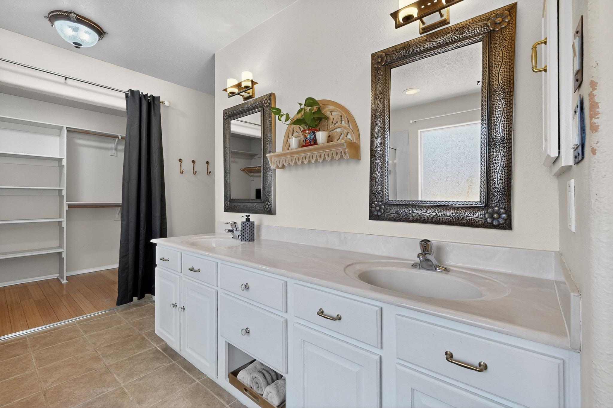 304 CALLE EVANGELINE