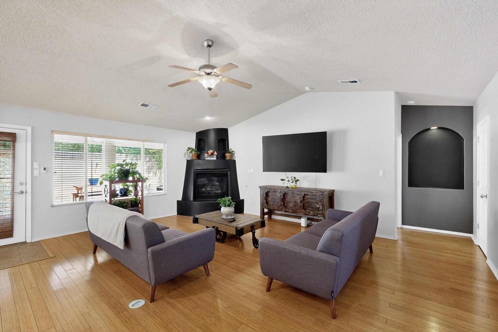 304 CALLE EVANGELINE