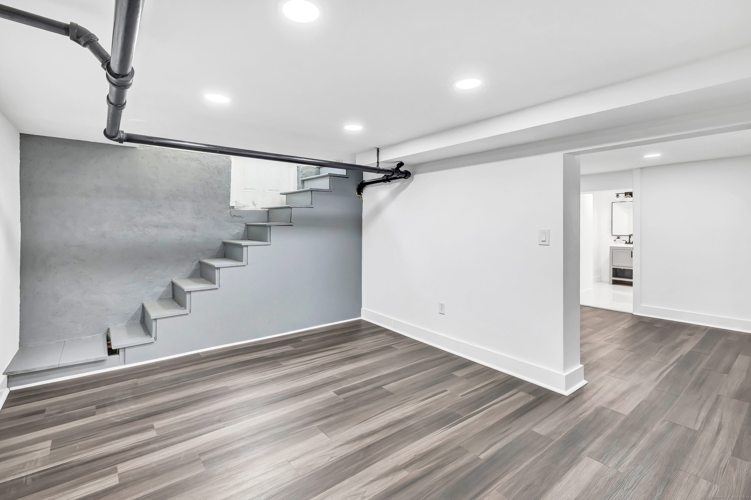 385 Westfield Avenue
