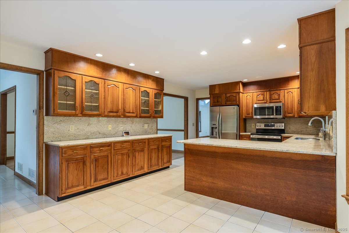 4665 Black Rock Turnpike