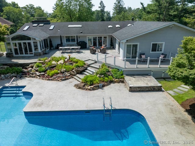 9 Mirage Drive