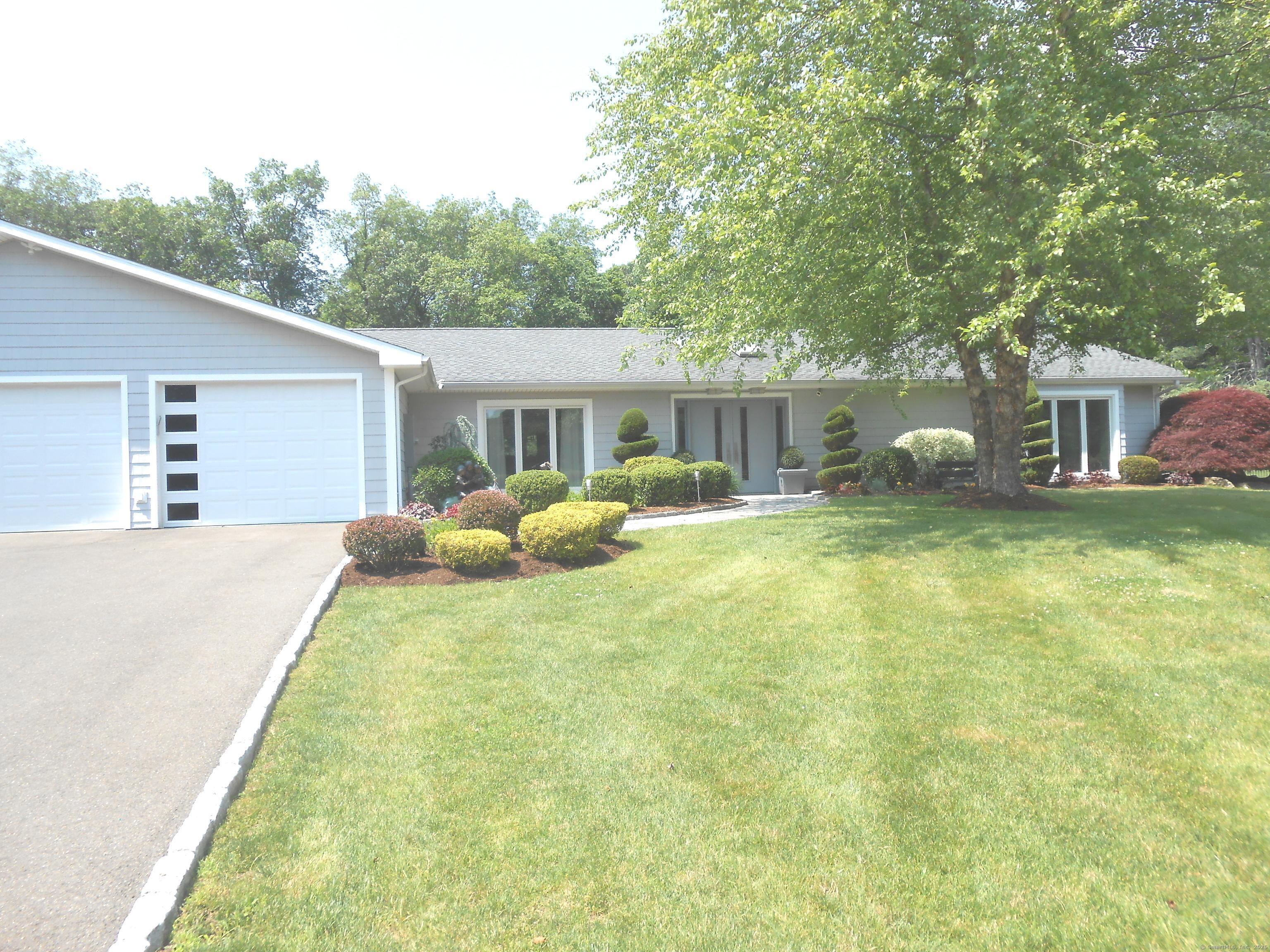 9 Mirage Drive