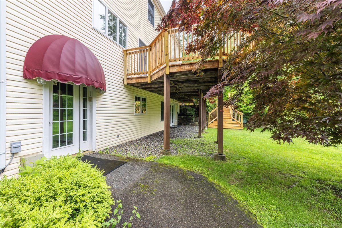 16 Saddle Ridge Road