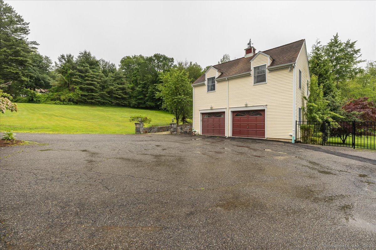 16 Saddle Ridge Road
