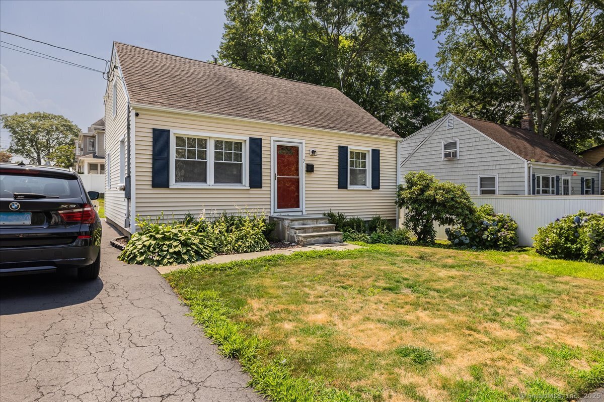7 Melville Avenue