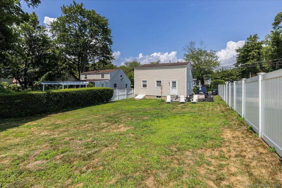 7 Melville Avenue