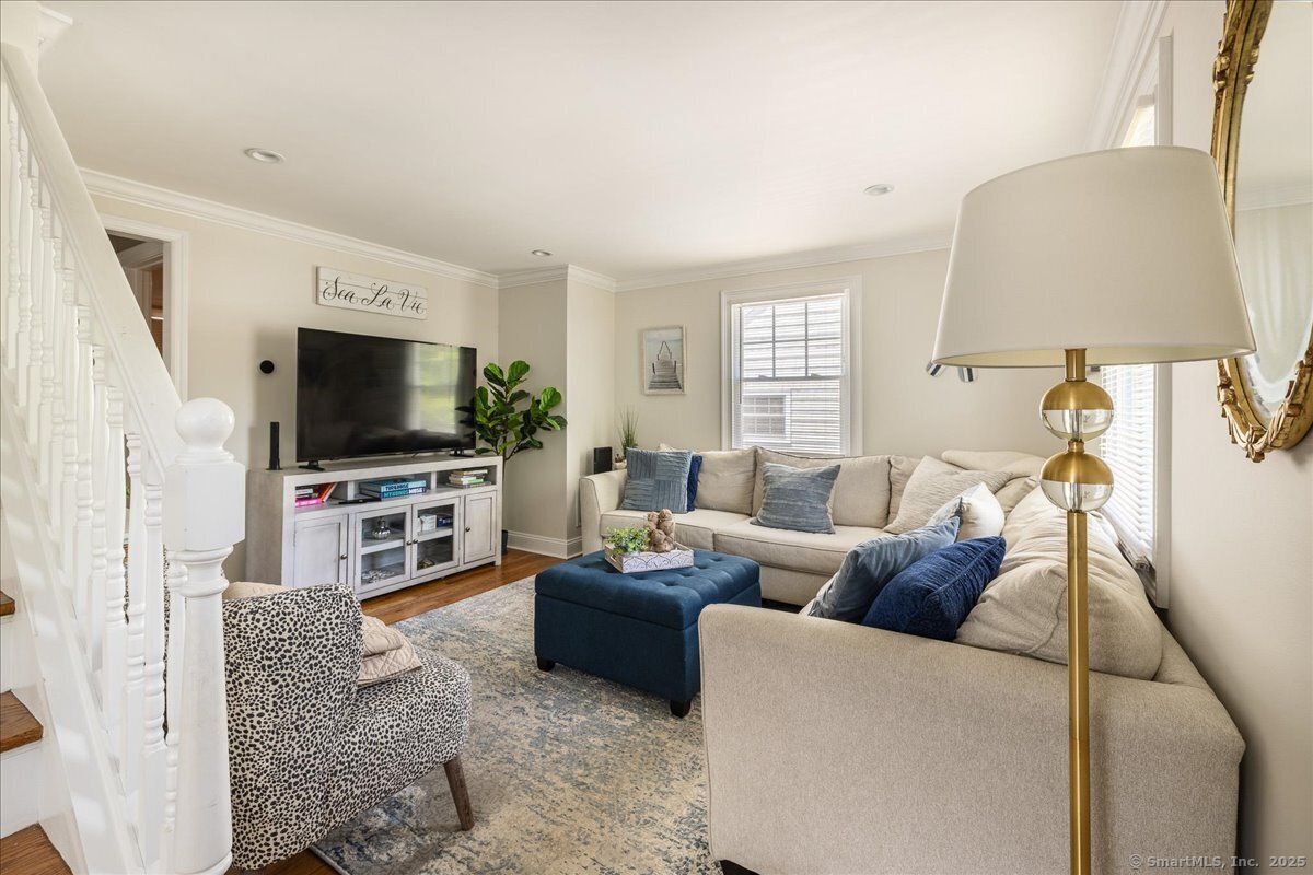 7 Melville Avenue