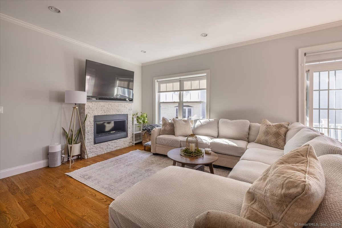 175 West Avenue 6