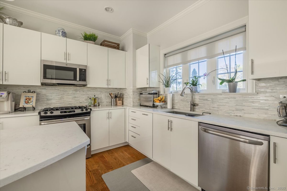 175 West Avenue 6