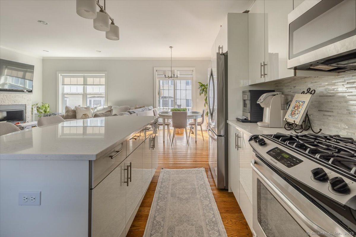175 West Avenue 6