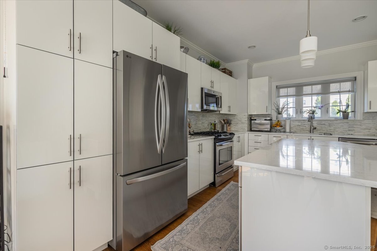 175 West Avenue 6