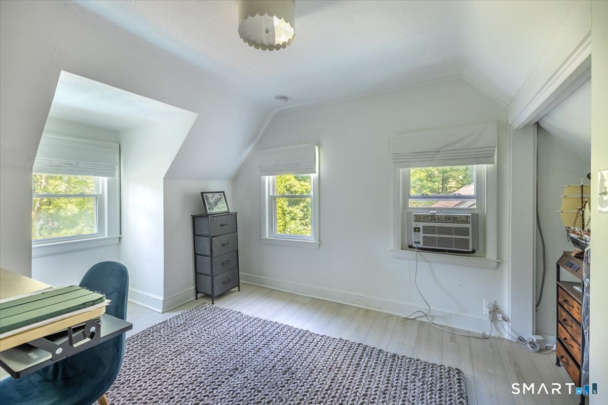 24 Steinmann Avenue