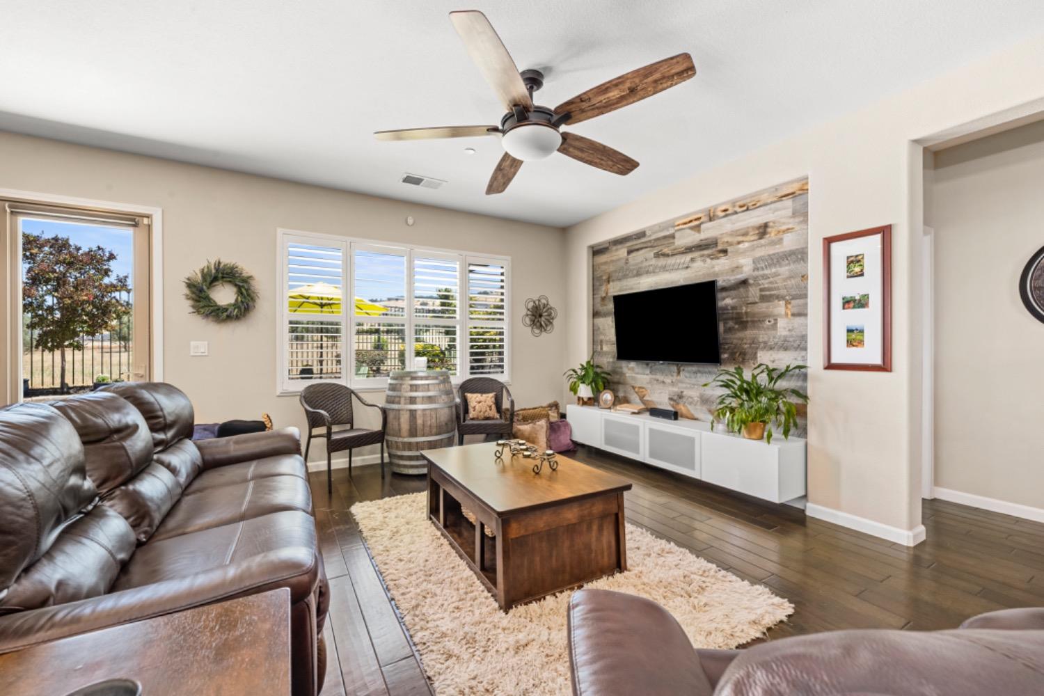 3526 Rosecrest Circle