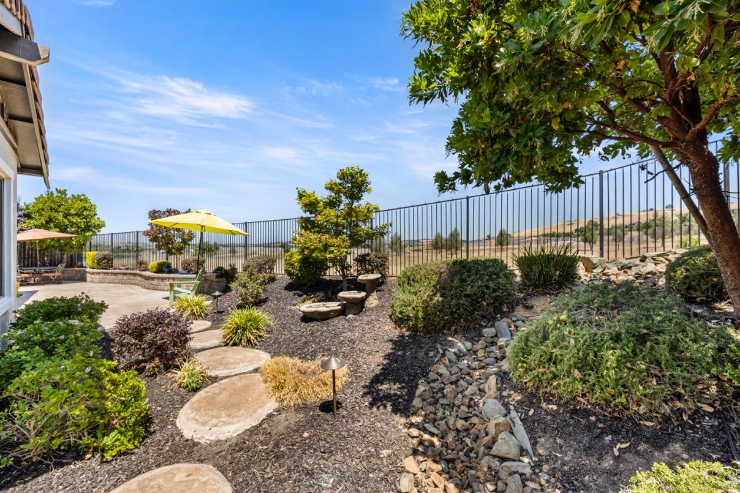 3526 Rosecrest Circle