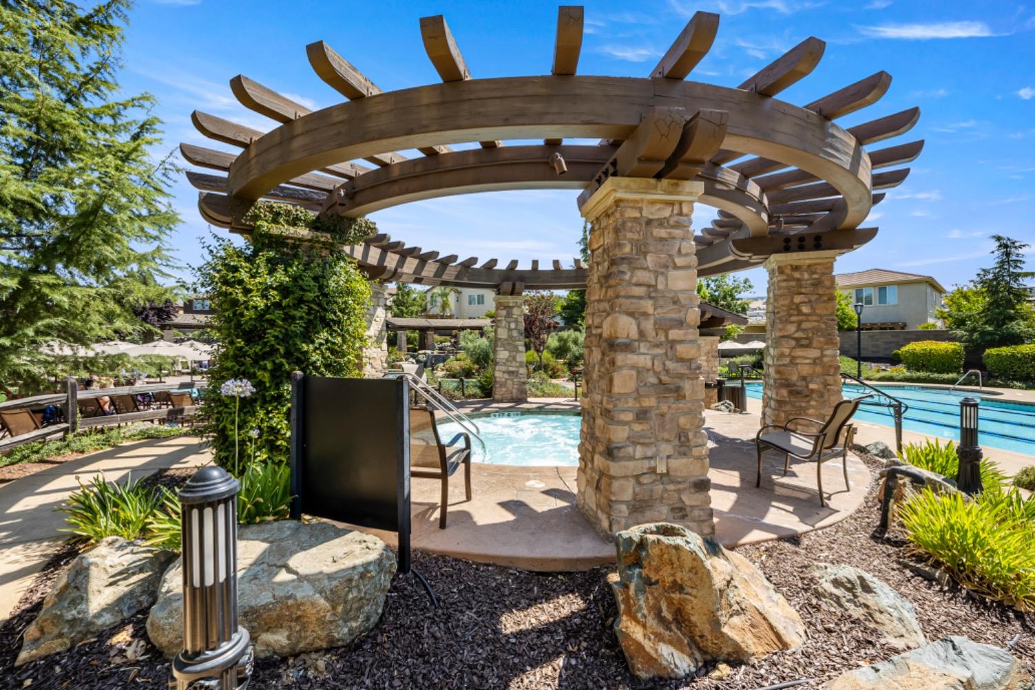 3526 Rosecrest Circle