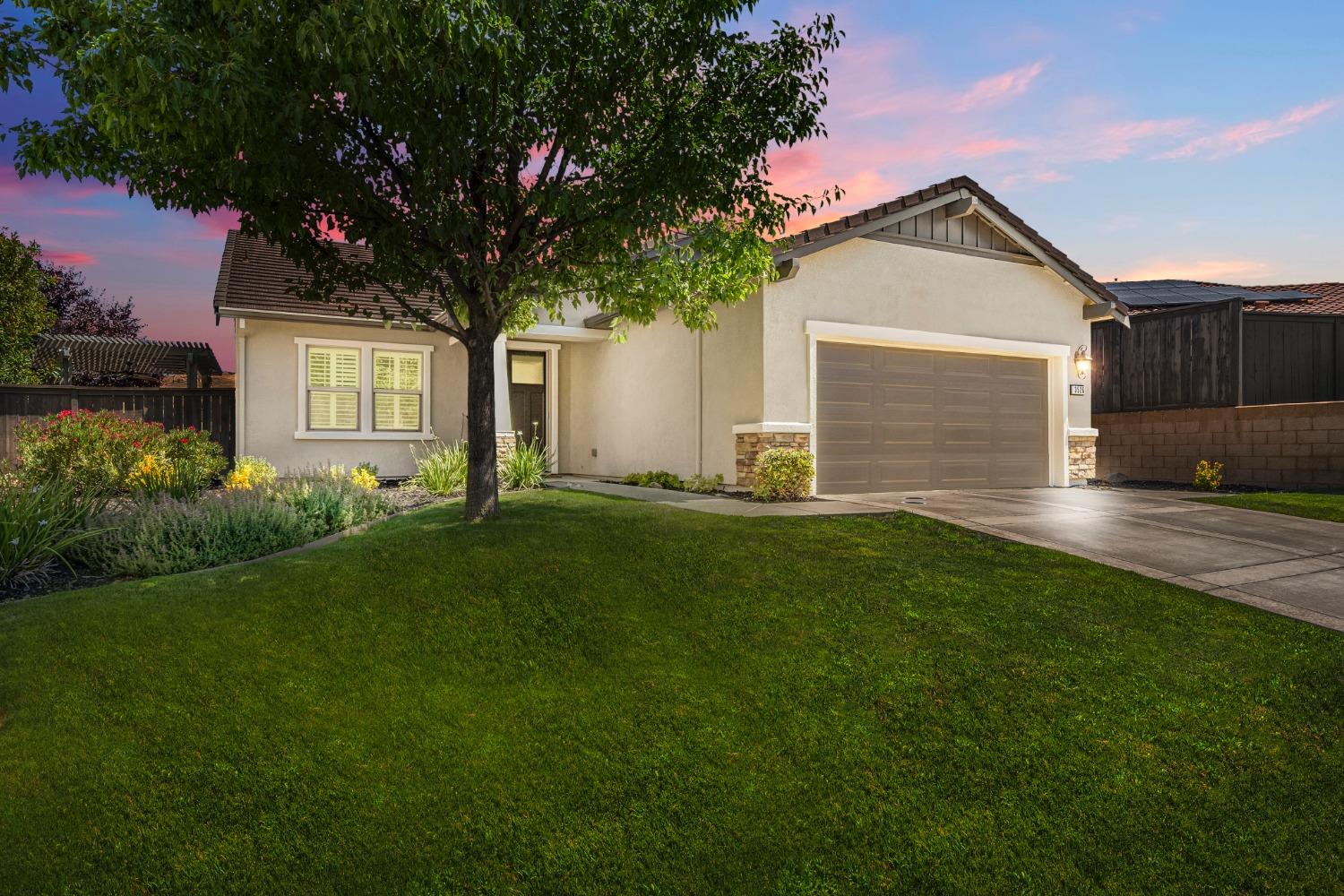 3526 Rosecrest Circle