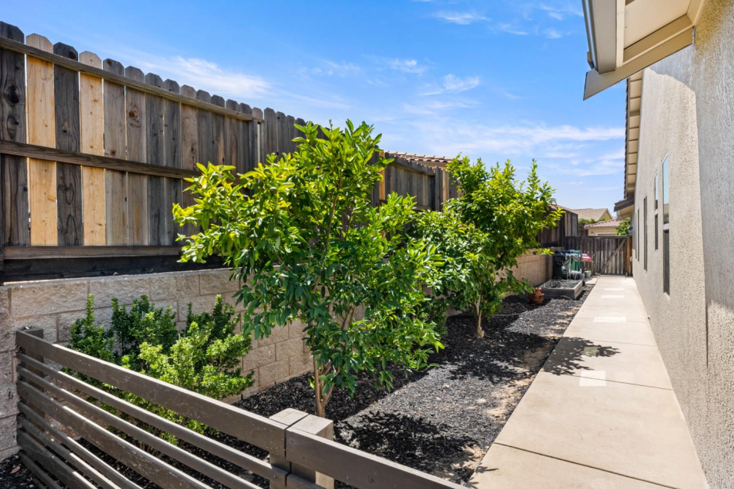 3526 Rosecrest Circle