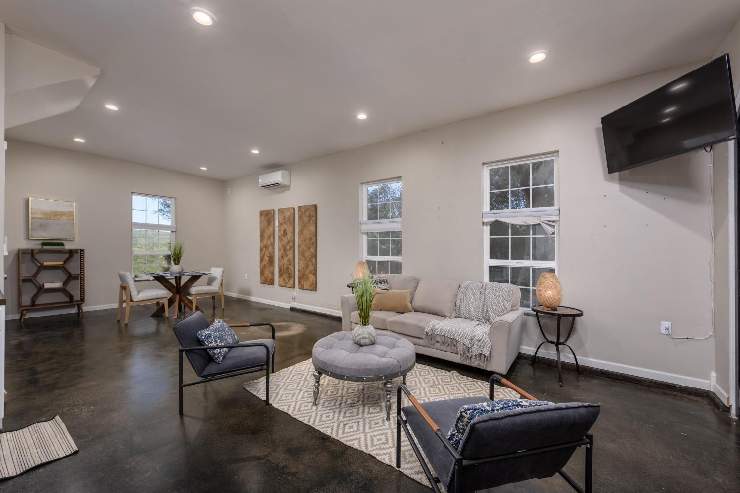 7001 Beaver Pond Road