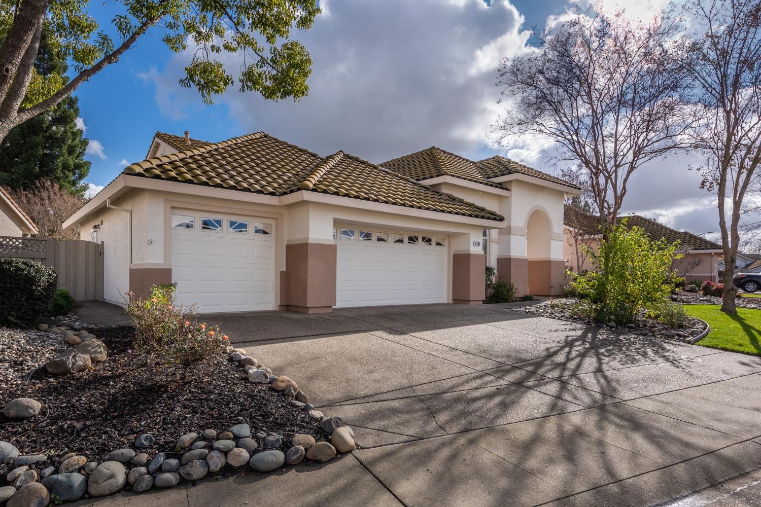 4555 Wanderlust Loop