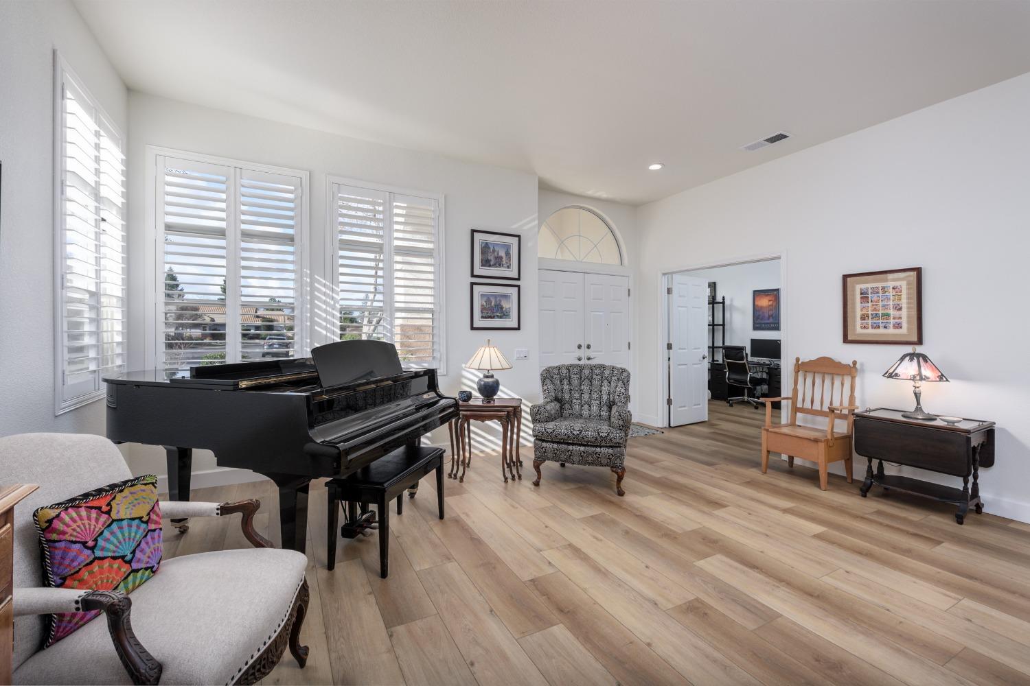 4555 Wanderlust Loop