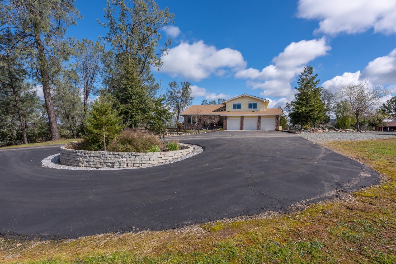 2915 Josie Lane
