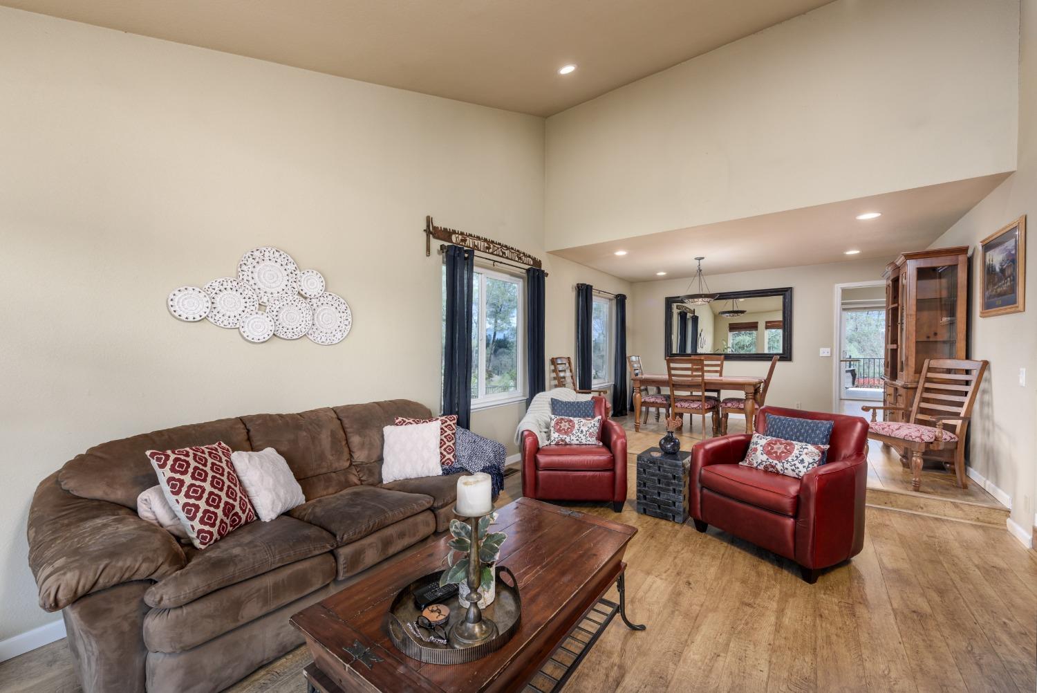 2915 Josie Lane