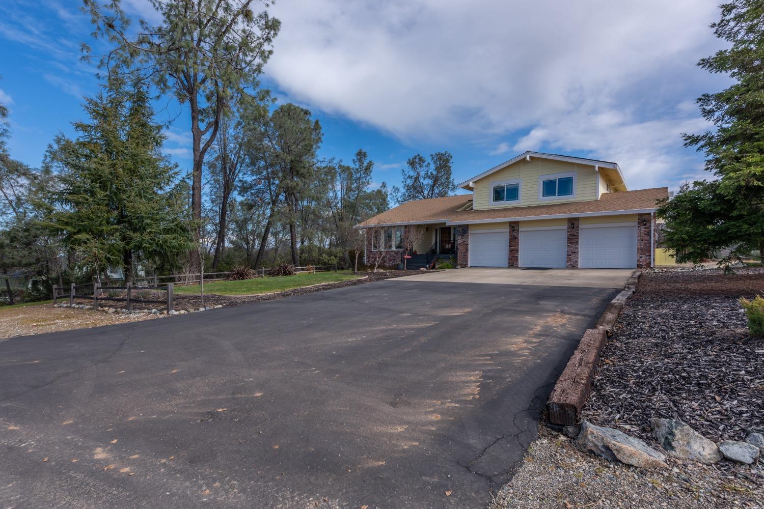 2915 Josie Lane