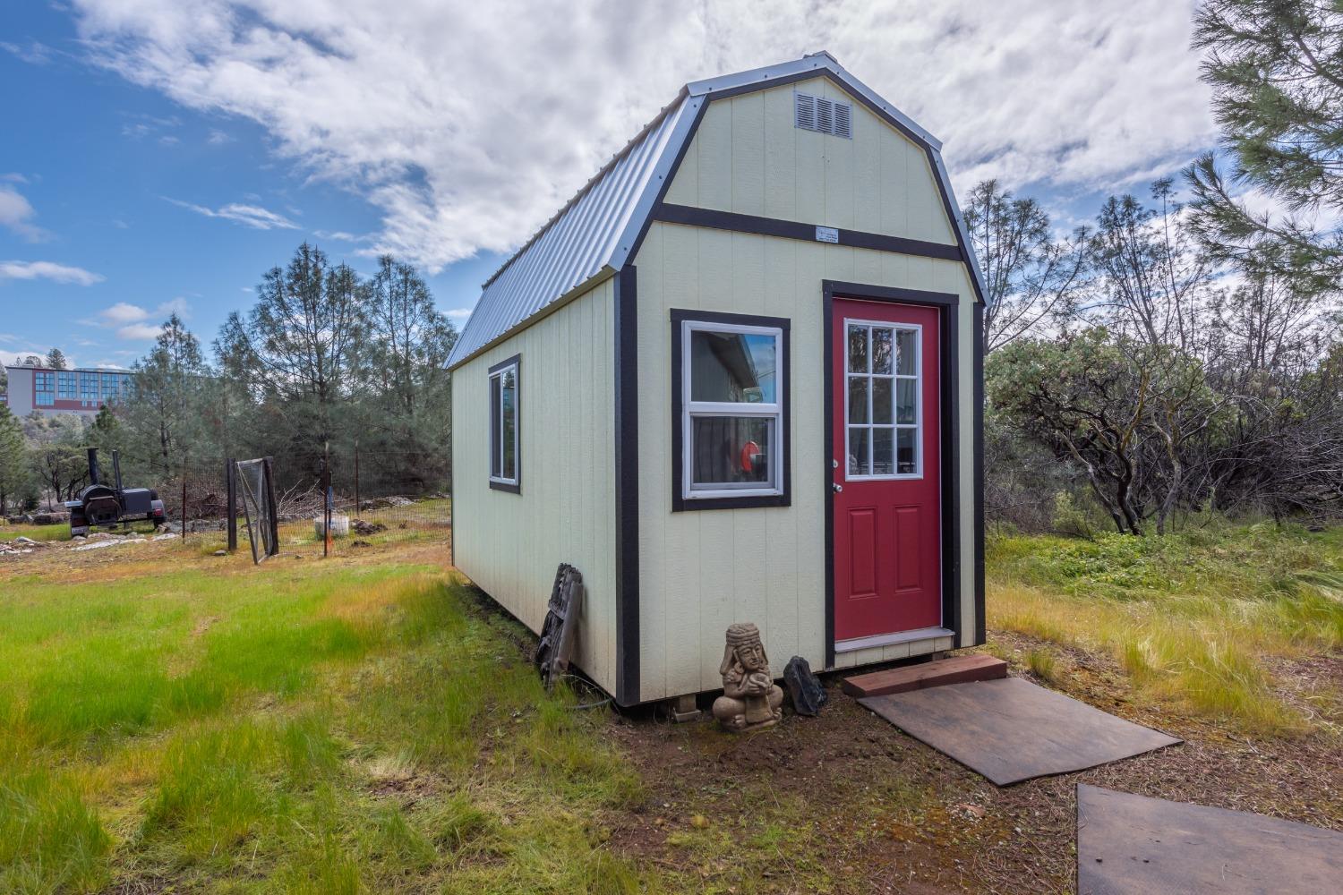 2915 Josie Lane