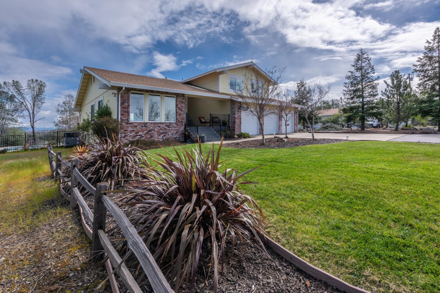 2915 Josie Lane