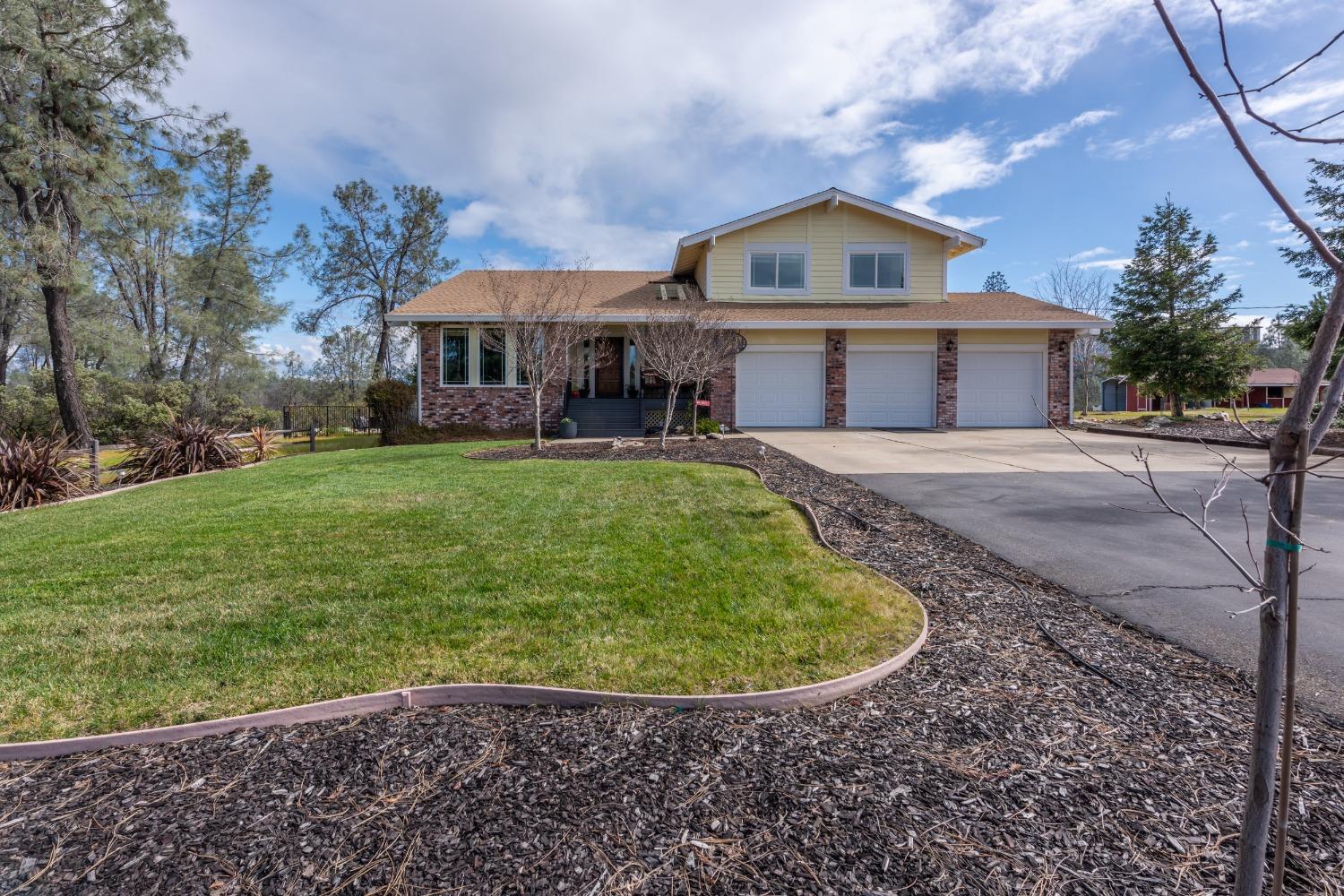 2915 Josie Lane
