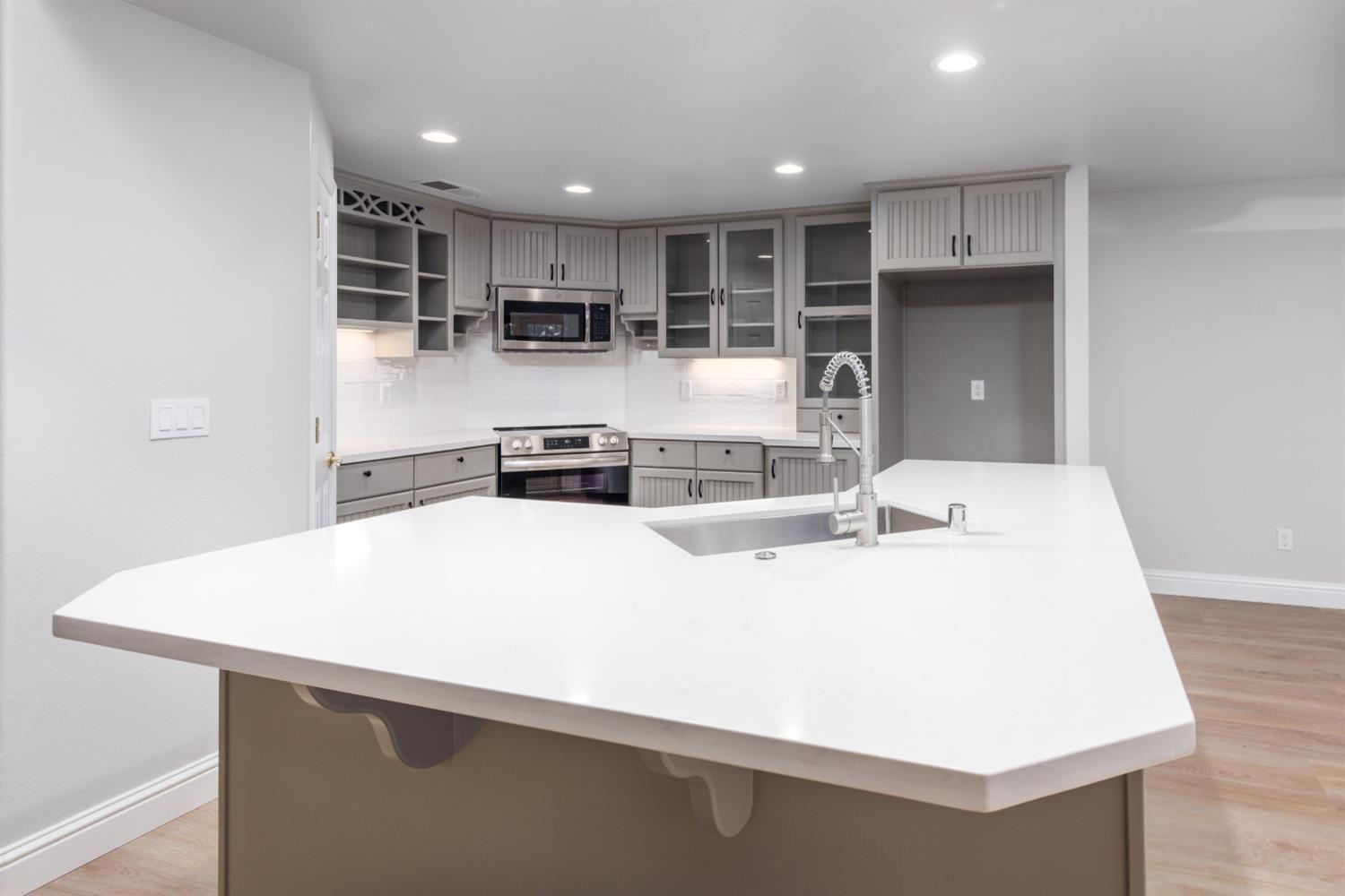 3174 Castlewood Circle