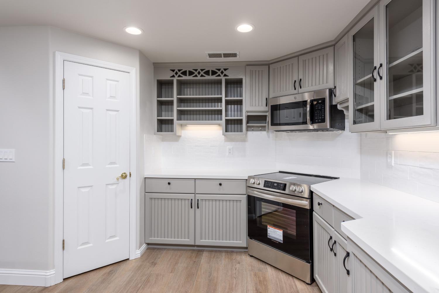 3174 Castlewood Circle