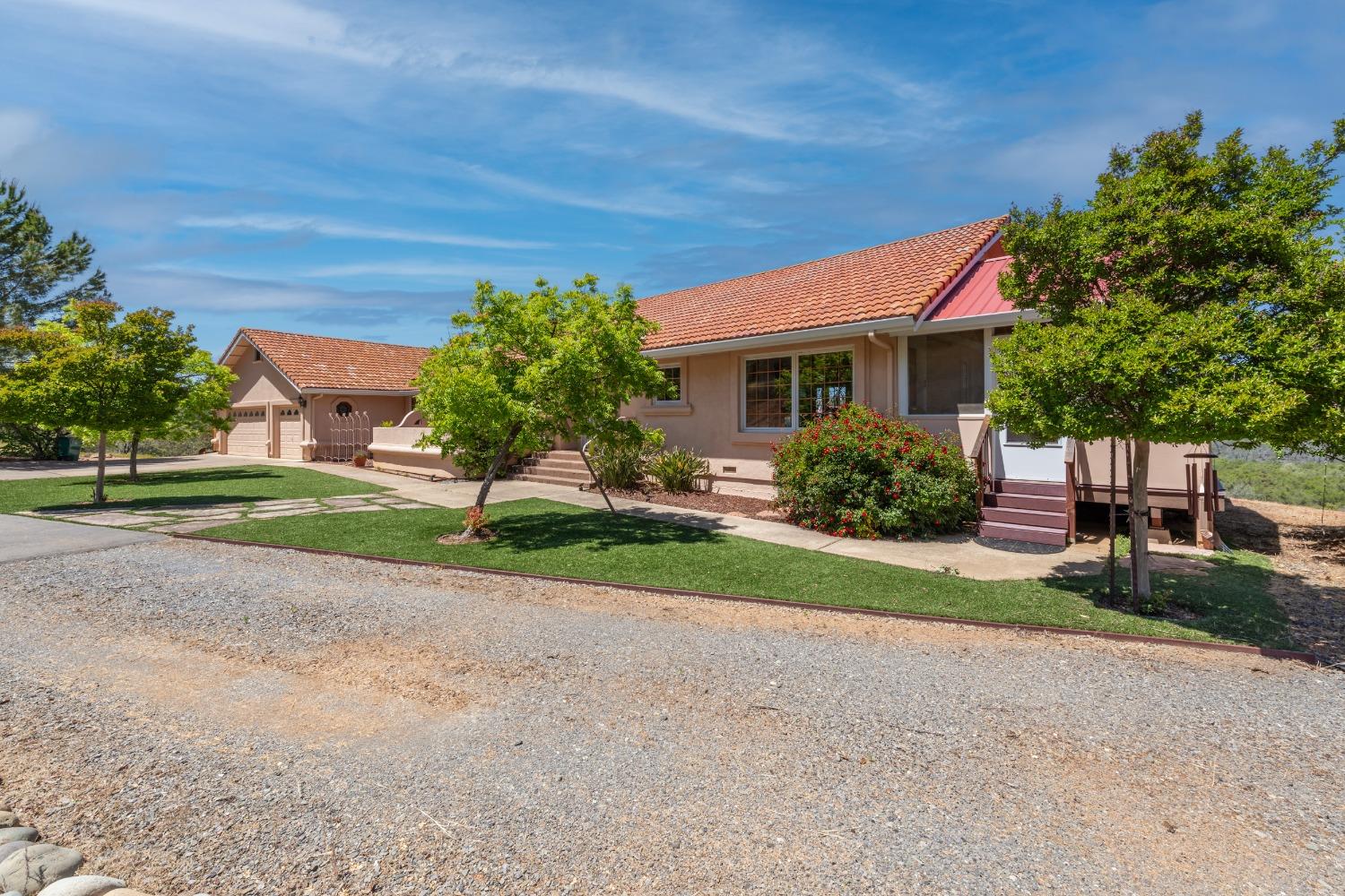 707 Kanaka Valley Road