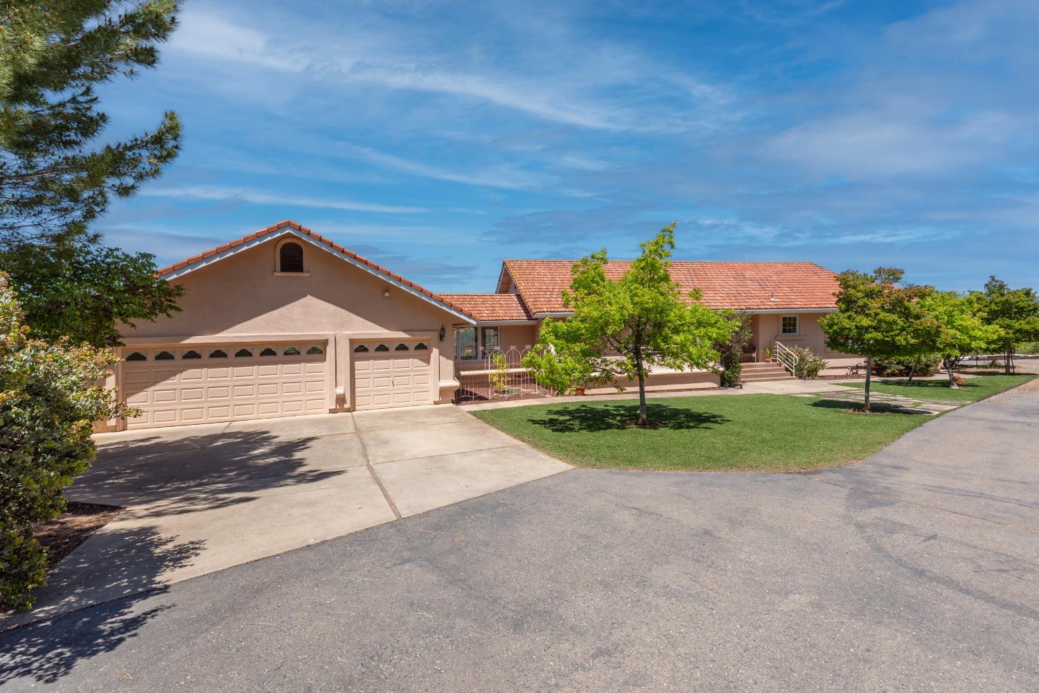 707 Kanaka Valley Road