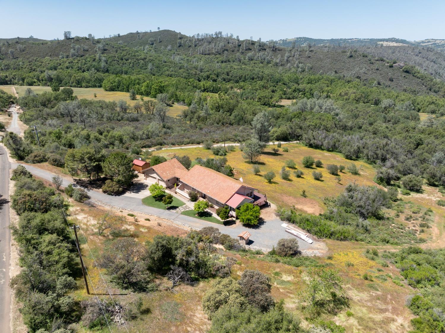 707 Kanaka Valley Road
