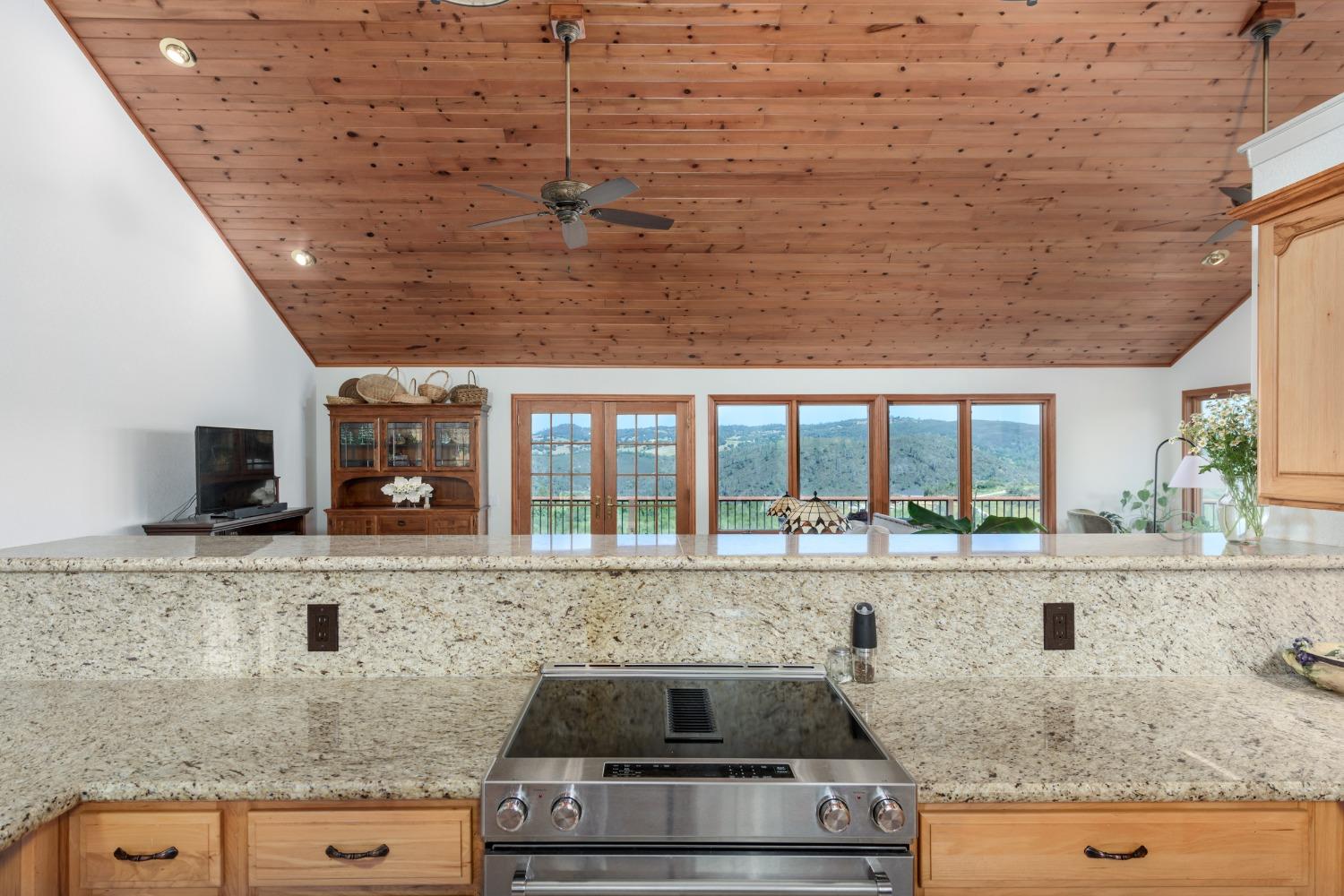 707 Kanaka Valley Road