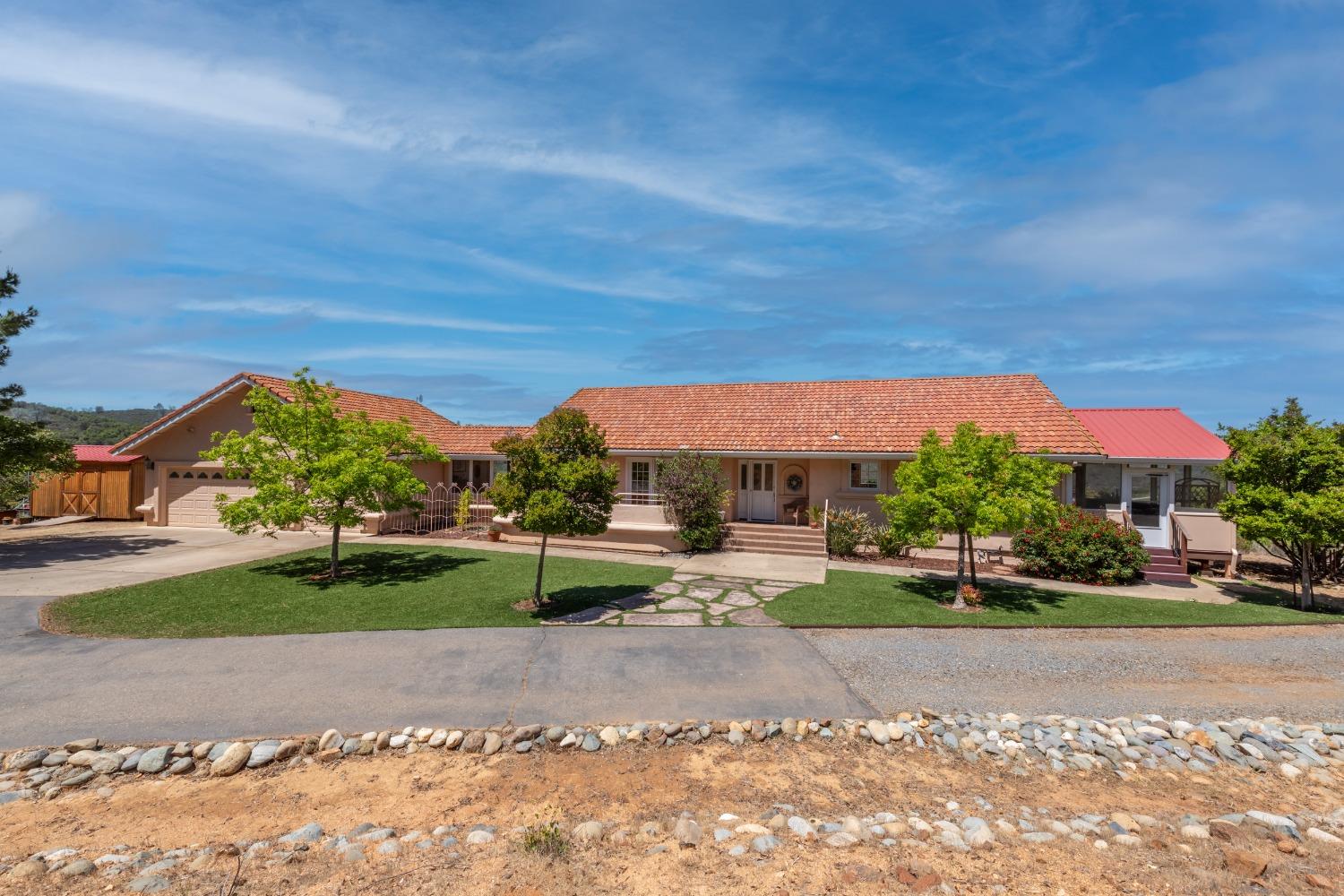 707 Kanaka Valley Road