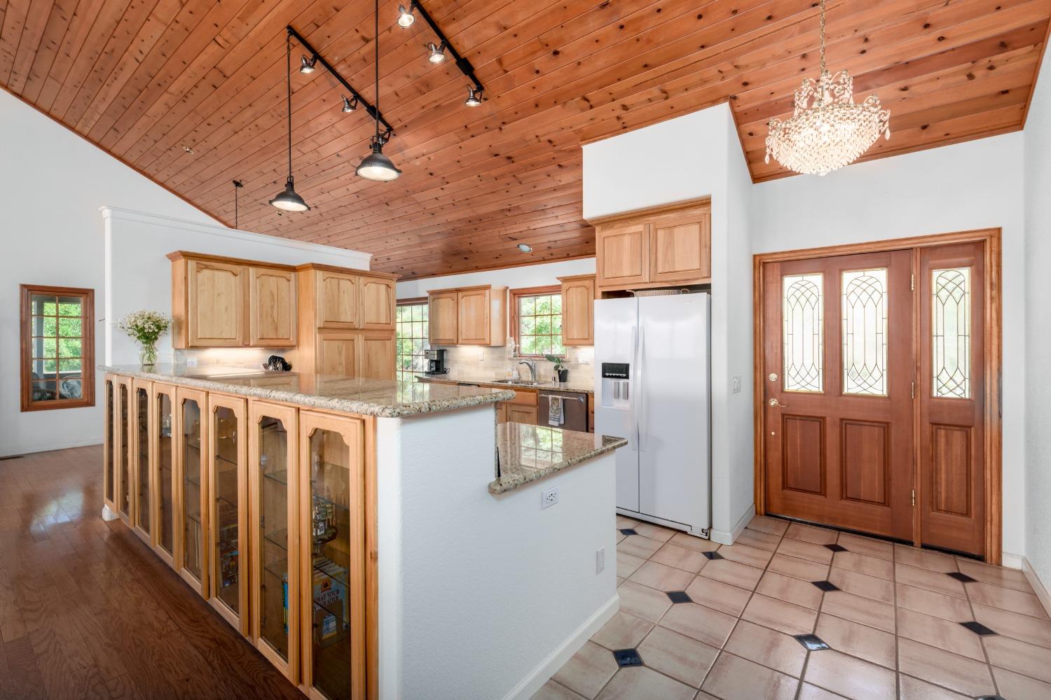 707 Kanaka Valley Road