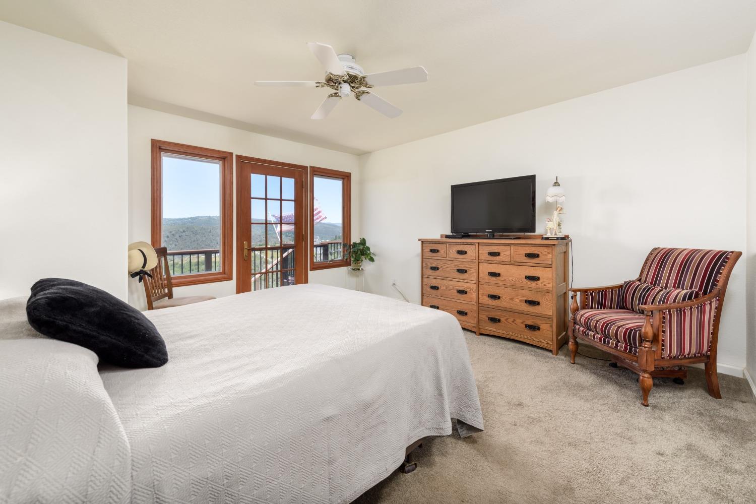 707 Kanaka Valley Road