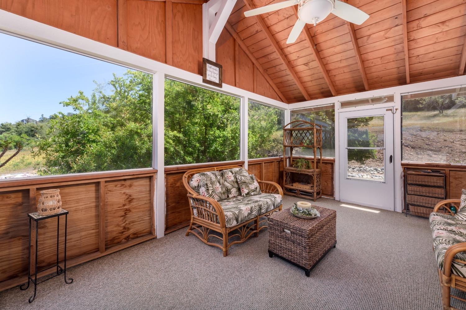 707 Kanaka Valley Road