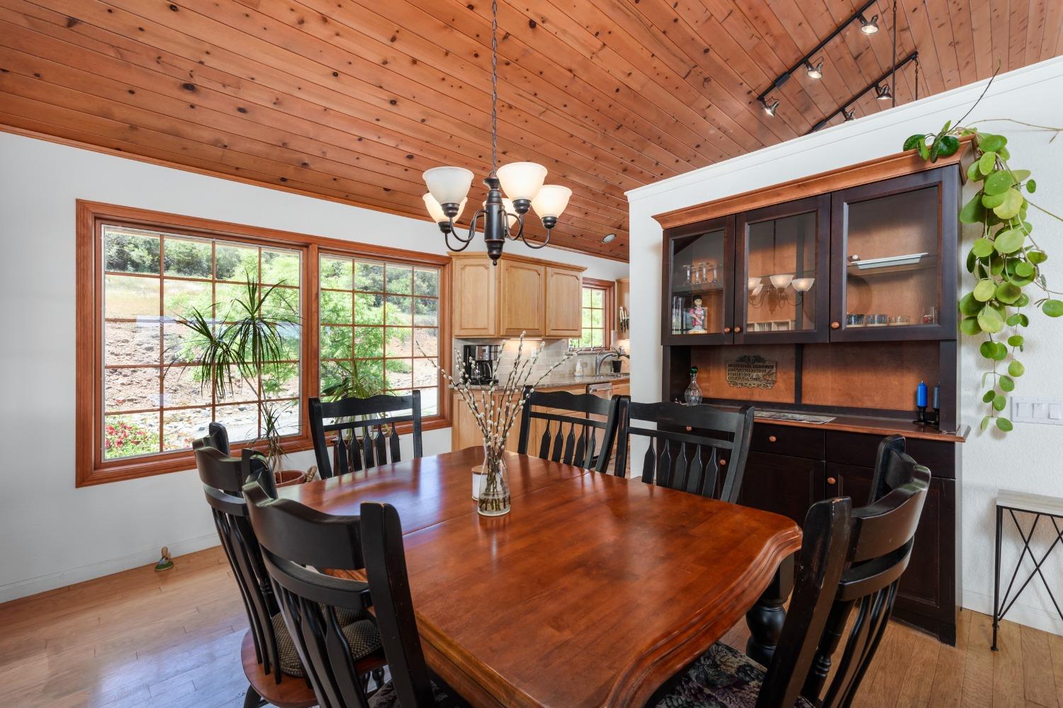 707 Kanaka Valley Road