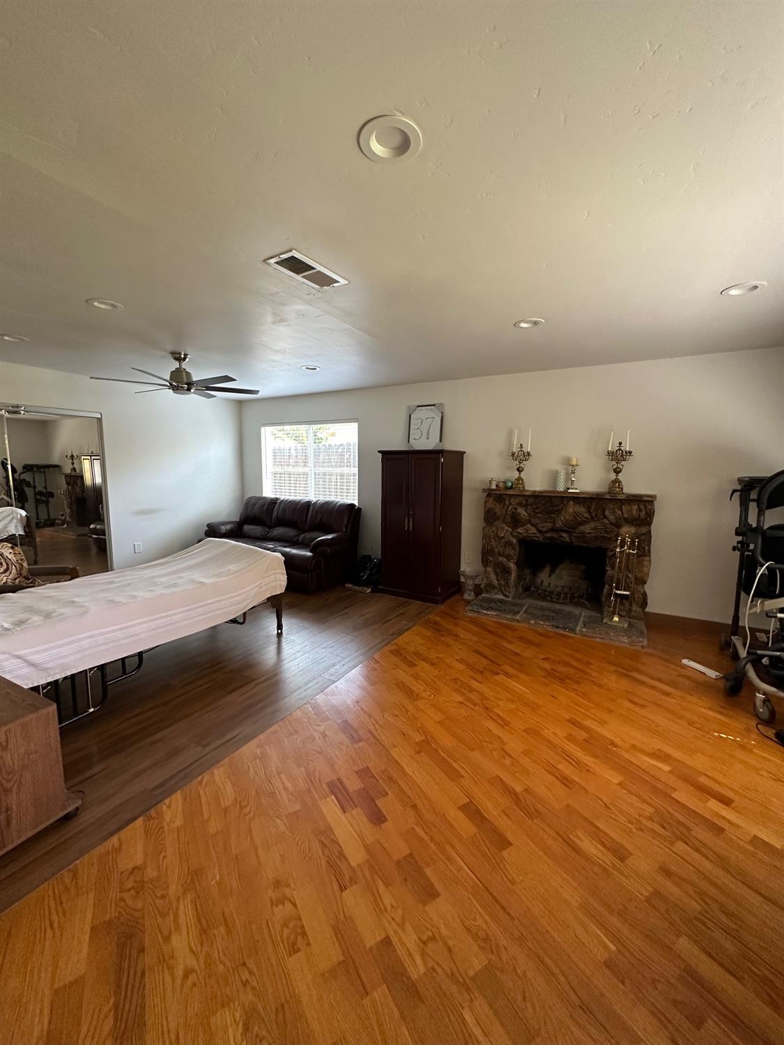 3129 Chettenham Drive