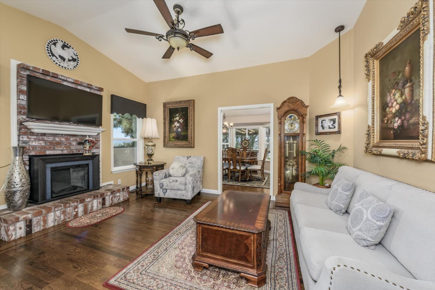 3341 Colina Court