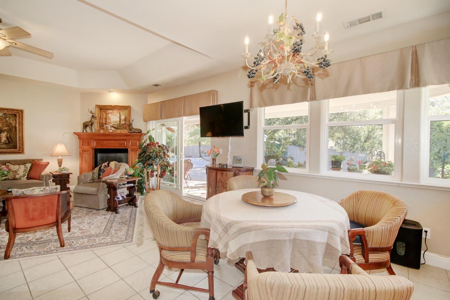 1062 Diamante Robles Court