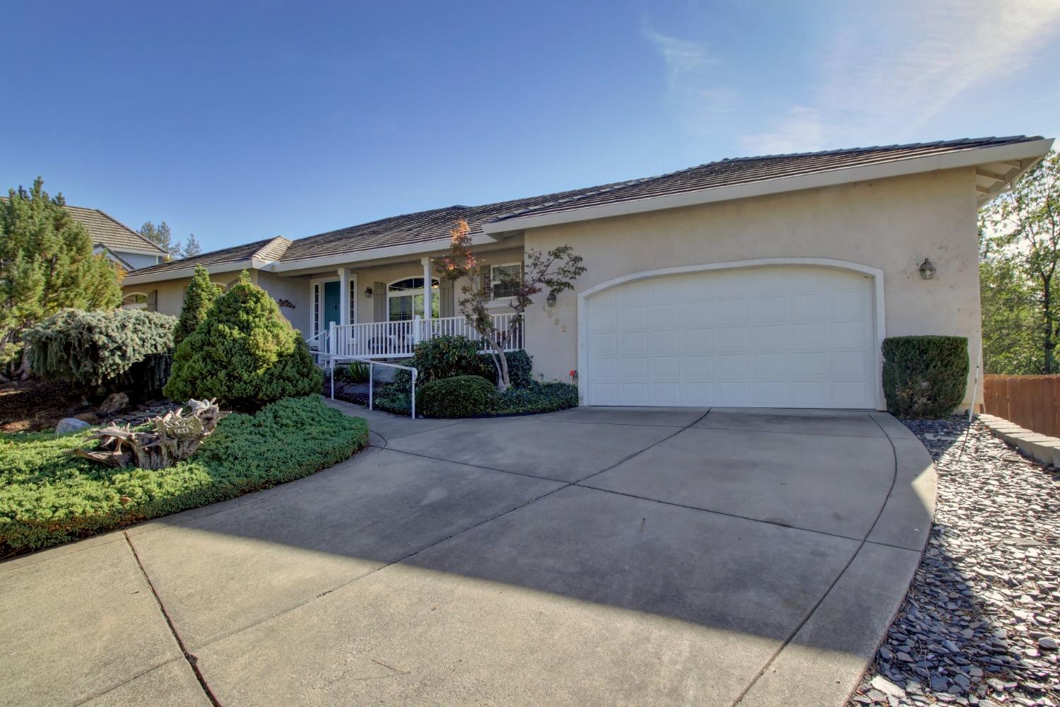 1062 Diamante Robles Court