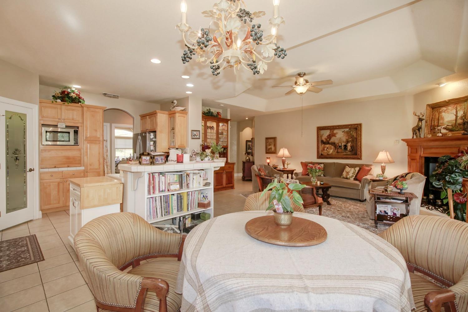 1062 Diamante Robles Court