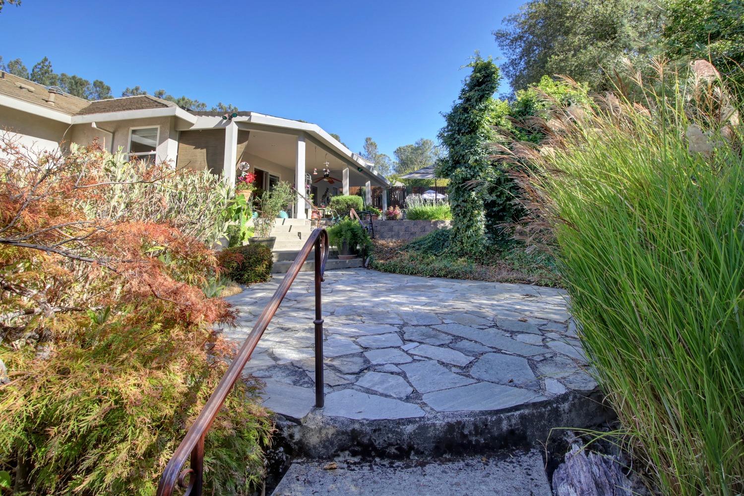 1062 Diamante Robles Court